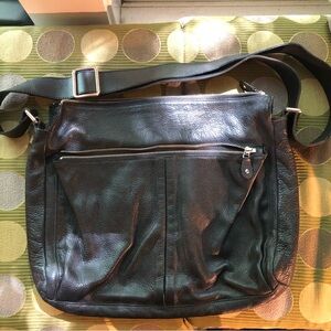 Roots extra large messenger bag